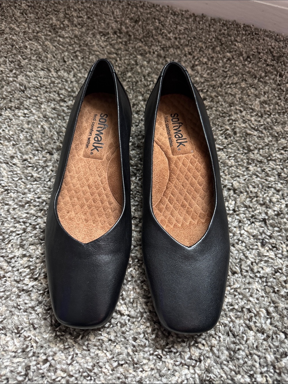 SoftWalk Women's Leather Vina Flats Slip-On Square-Toe Memory Foam Arch Support